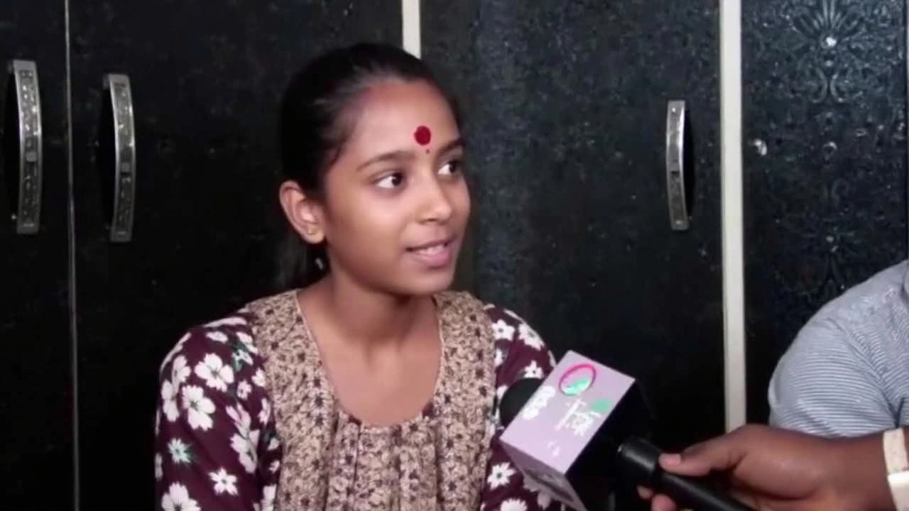 RBSE 10th Topper Nidhi Jain Stuns with 99.67%: Bundi Girl's Triumph in Rajasthan Board Exams